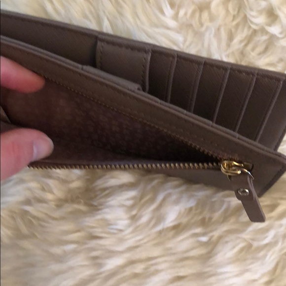 Kate Spade Wallet - Picture 3 of 4